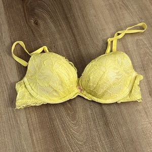 Victoria Secret Bra 32B